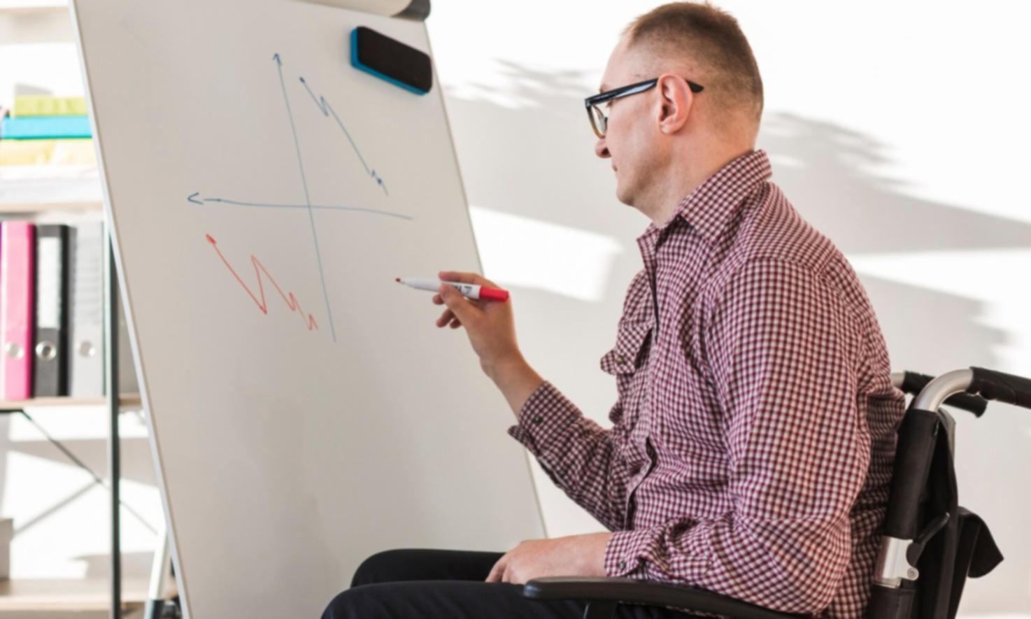 Sesión de formación práctica en análisis financiero y valoración empresarial